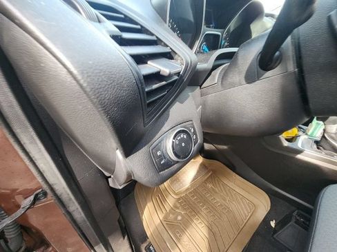 Used 2017 Ford Escape SE w/ SE Cold Weather Package FWD image 20
