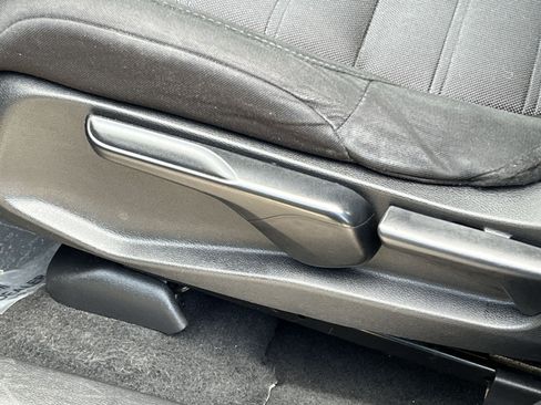 Used 2021 Honda CR-V LX image 19