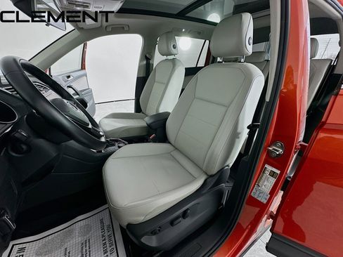 Used 2019 Volkswagen Tiguan SE w/ Panoramic Sunroof Package image 29