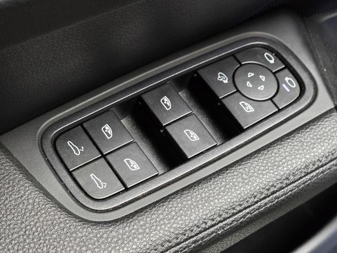 Used 2024 Porsche Cayenne Coupe AWD/4WD image 21