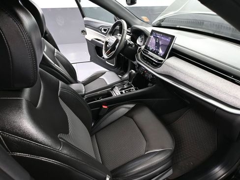 Used 2024 Jeep Compass Latitude w/ Convenience Group AWD/4WD image 48