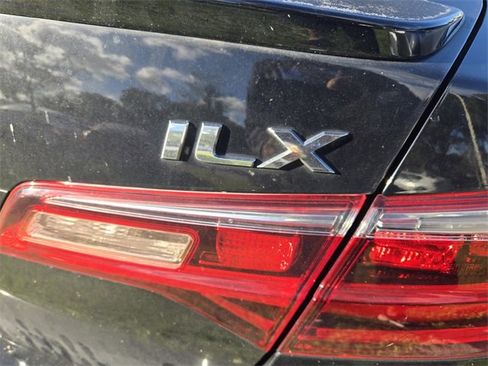 Used 2017 Acura ILX PREMIUM image 9