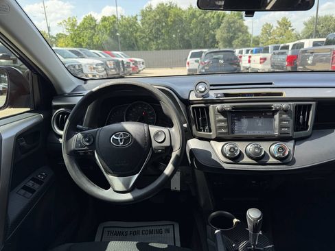 Used 2014 Toyota RAV4 LE FWD image 21