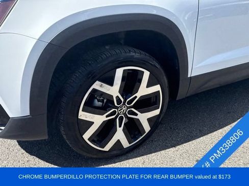 Used 2023 Volkswagen Taos SEL AWD/4WD image 4