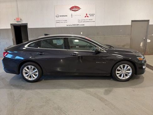 Used 2023 Chevrolet Malibu LT image 2
