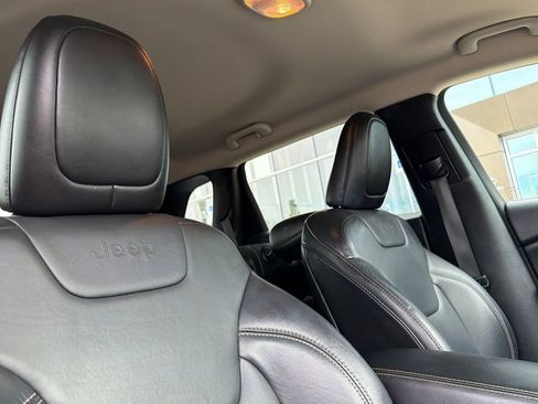 Used 2018 Jeep Cherokee Limited image 14