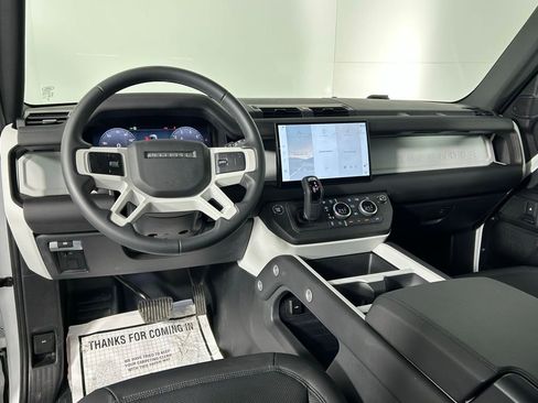Used 2025 Land Rover Defender 110 S image 19