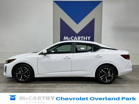 Used 2025 Nissan Sentra SV image 8