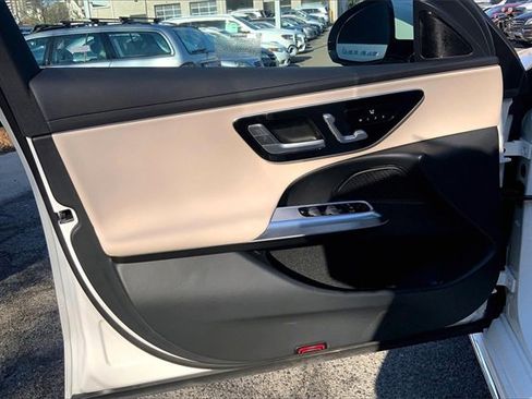 Used 2025 Mercedes-Benz E 350 4MATIC Sedan image 18