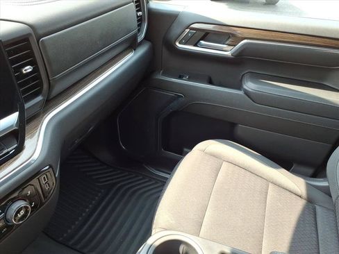 Used 2023 Chevrolet Silverado 1500 LT AWD/4WD image 34