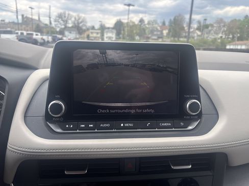 Used 2023 Nissan Rogue SV AWD/4WD image 26