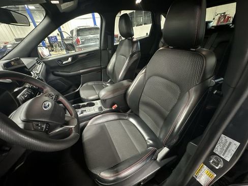 Certified 2025 Ford Escape ST-Line FWD image 17