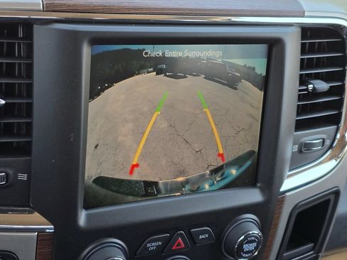 Used 2016 RAM 1500 Laramie w/ Convenience Group AWD/4WD image 9