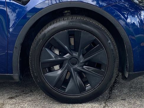Used 2024 Tesla Model Y Long Range AWD/4WD image 15