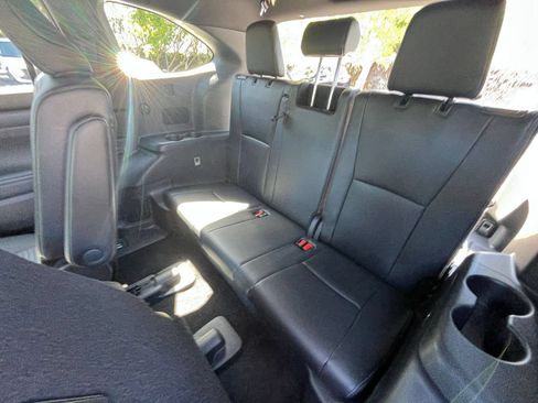 Used 2025 Toyota Highlander XSE AWD/4WD image 31