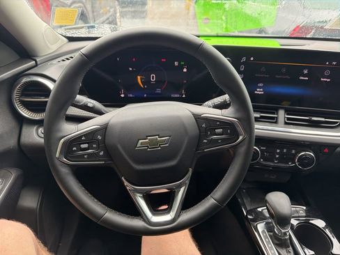 Used 2025 Chevrolet Trax ACTIV w/ Sunroof Package FWD image 16