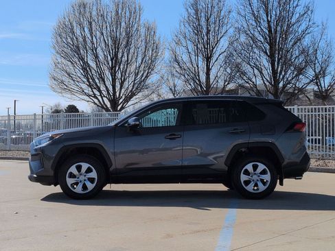 Used 2022 Toyota RAV4 LE image 9