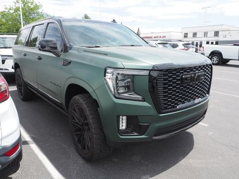 Used 2024 GMC Yukon XL Denali Ultimate AWD/4WD image 1