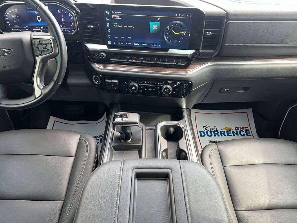 Used 2022 Chevrolet Silverado 1500 LT Trail Boss w/ Convenience Package II AWD/4WD image 11