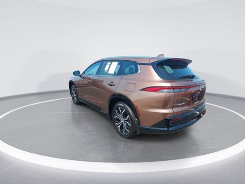 Used 2025 Toyota Crown Signia image 6