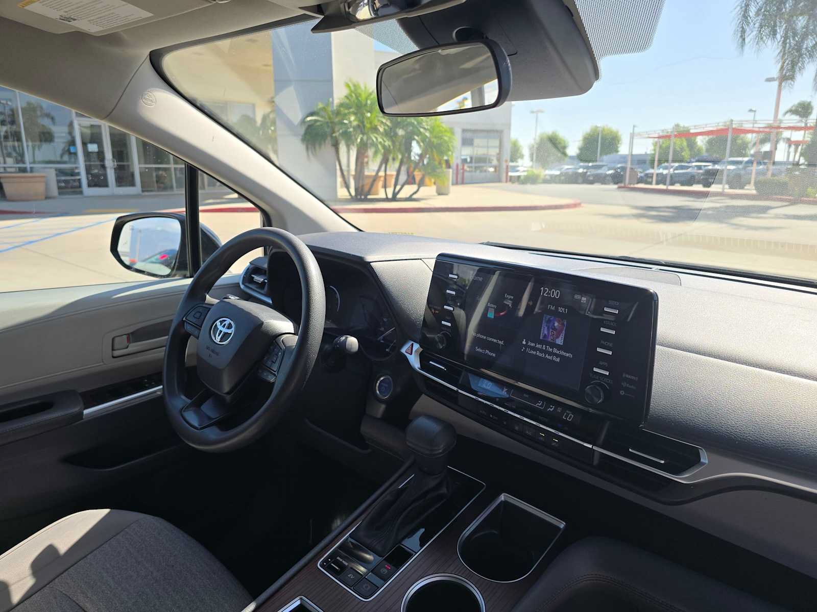 Certified 2023 Toyota Sienna LE FWD image 11