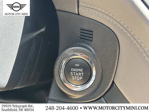 Used 2025 Subaru Outback Onyx Edition AWD/4WD image 30