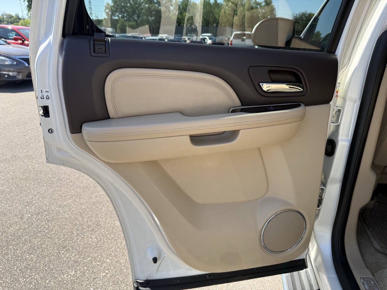 Used 2012 GMC Yukon Denali AWD/4WD image 14