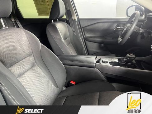 Used 2024 Nissan Rogue SV AWD/4WD image 23