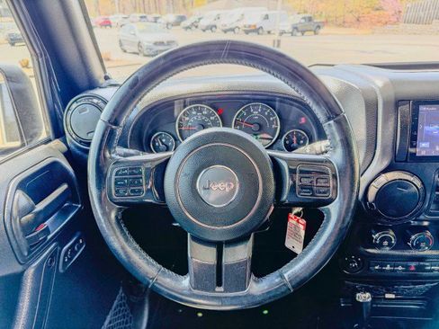 Used 2017 Jeep Wrangler 75th Anniversary image 9