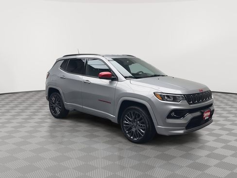 Used 2023 Jeep Compass Limited image 31