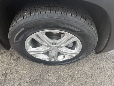 Used 2022 GMC Terrain SLE w/ Driver Convenience Package image 20