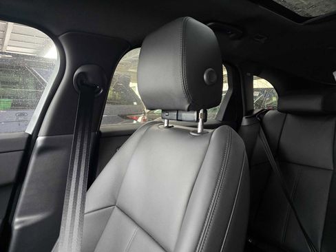 New 2024 Land Rover Range Rover Velar Dynamic SE image 30