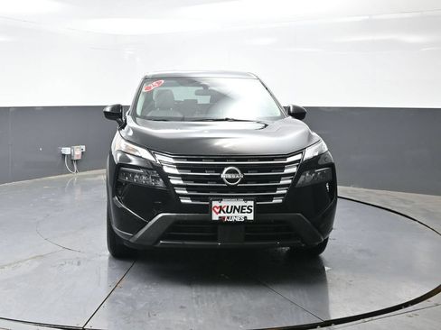 Used 2025 Nissan Rogue SV FWD image 6