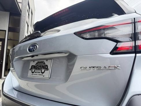 Used 2021 Subaru Outback Premium AWD/4WD image 3