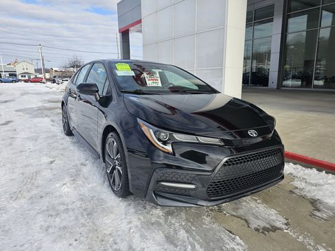 Used 2020 Toyota Corolla SE image 2