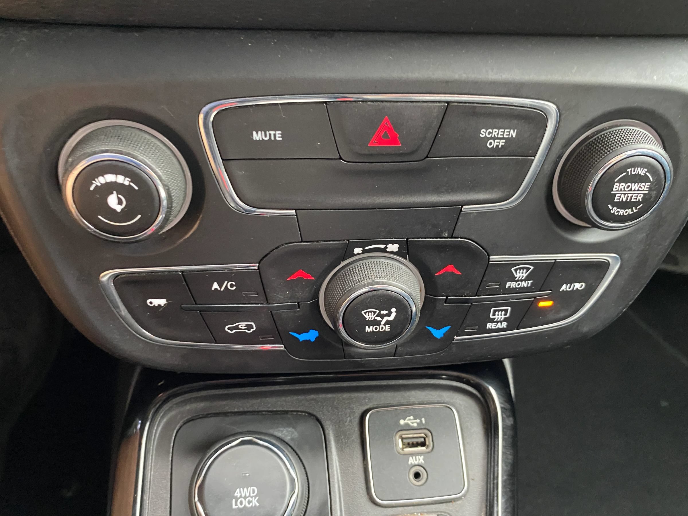 Used 2019 Jeep Compass Limited AWD/4WD image 20