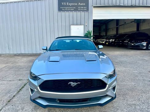 Used 2020 Ford Mustang Premium RWD image 3