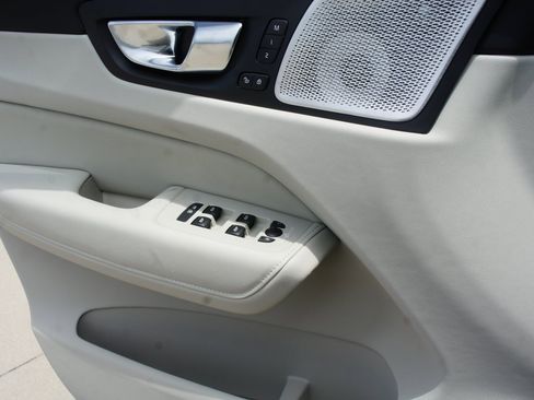 New 2026 Volvo XC60 B5 Ultra w/ Protection Package Premier image 16