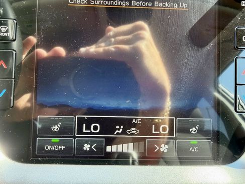 Used 2025 Subaru Outback Premium AWD/4WD image 45