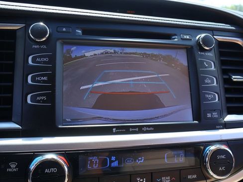 Certified 2017 Toyota Highlander XLE image 28