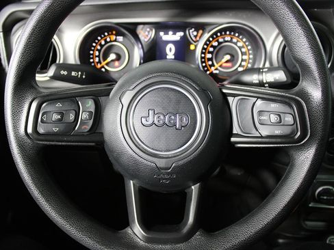 Used 2023 Jeep Gladiator Sport w/ Off Road Group image 5