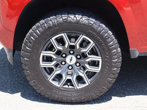 Used 2024 Chevrolet Colorado Z71 w/ Advanced Trailering Package AWD/4WD image 36