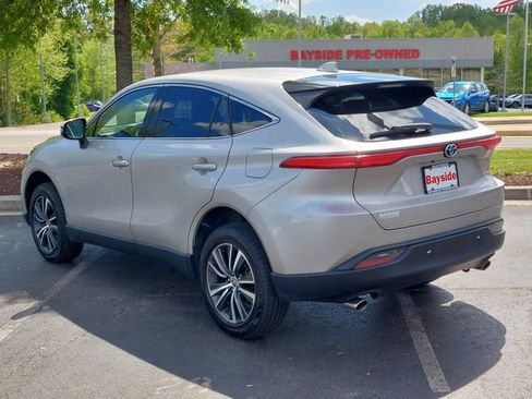 Used 2022 Toyota Venza LE image 14