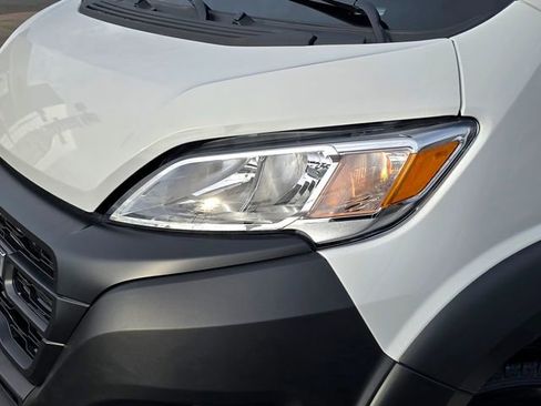 Used 2025 RAM ProMaster 2500 w/ Storage Group image 24