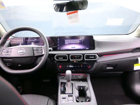 New 2026 Nissan Sentra SR w/ SR Premium Package FWD image 14