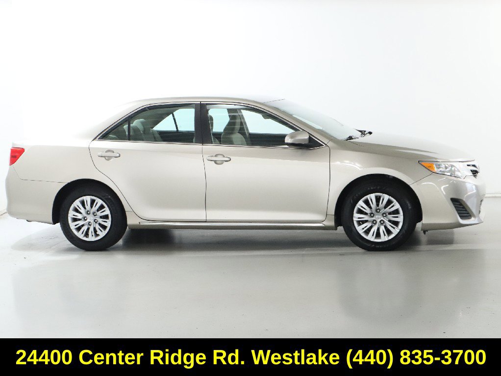Used 2014 Toyota Camry LE FWD image 11