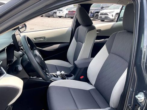 Used 2025 Toyota Corolla LE image 8