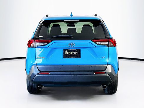 Used 2019 Toyota RAV4 LE w/ Carpet Mat Package image 7