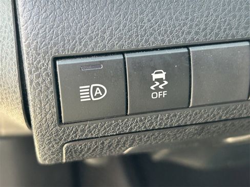 Used 2018 Toyota Camry XSE image 23