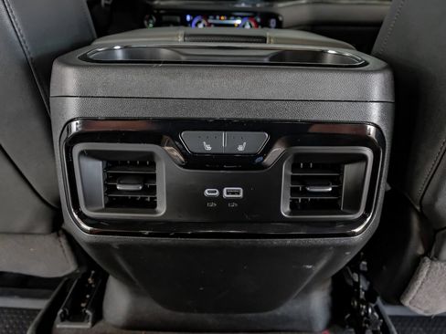 Used 2025 Chevrolet Silverado 2500 ZR2 w/ Technology Package AWD/4WD image 36
